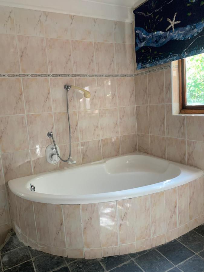 סטלנבוש The Little Hideaway Guesthouse מראה חיצוני תמונה