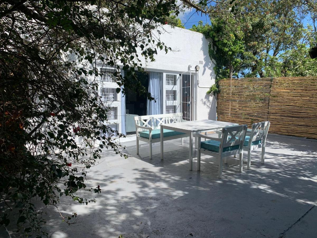 סטלנבוש The Little Hideaway Guesthouse מראה חיצוני תמונה