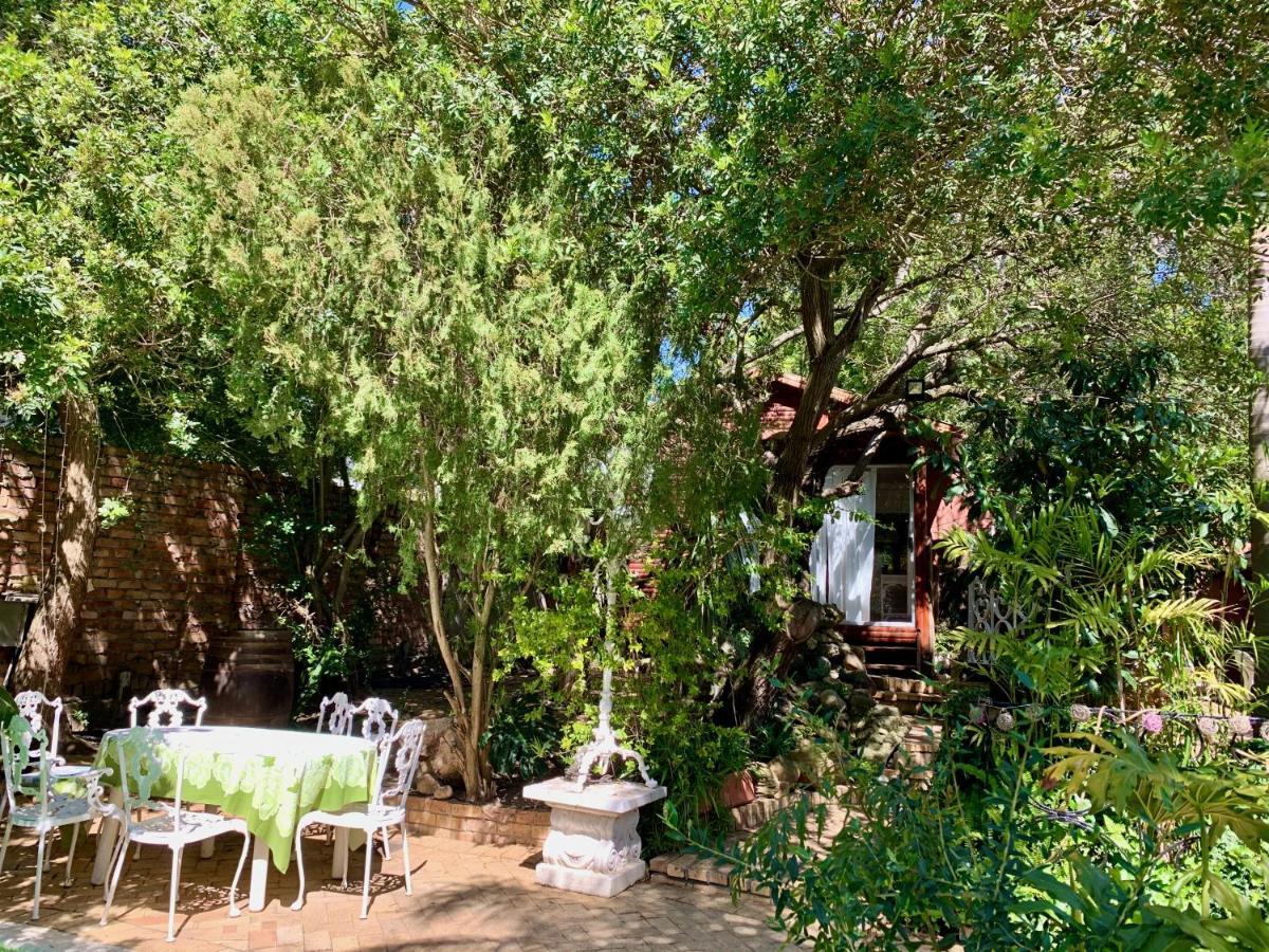 סטלנבוש The Little Hideaway Guesthouse מראה חיצוני תמונה