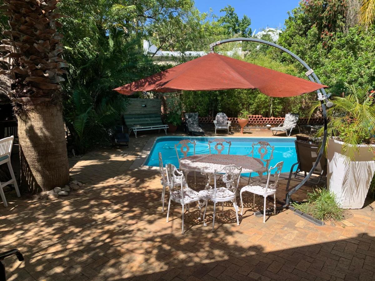 סטלנבוש The Little Hideaway Guesthouse מראה חיצוני תמונה