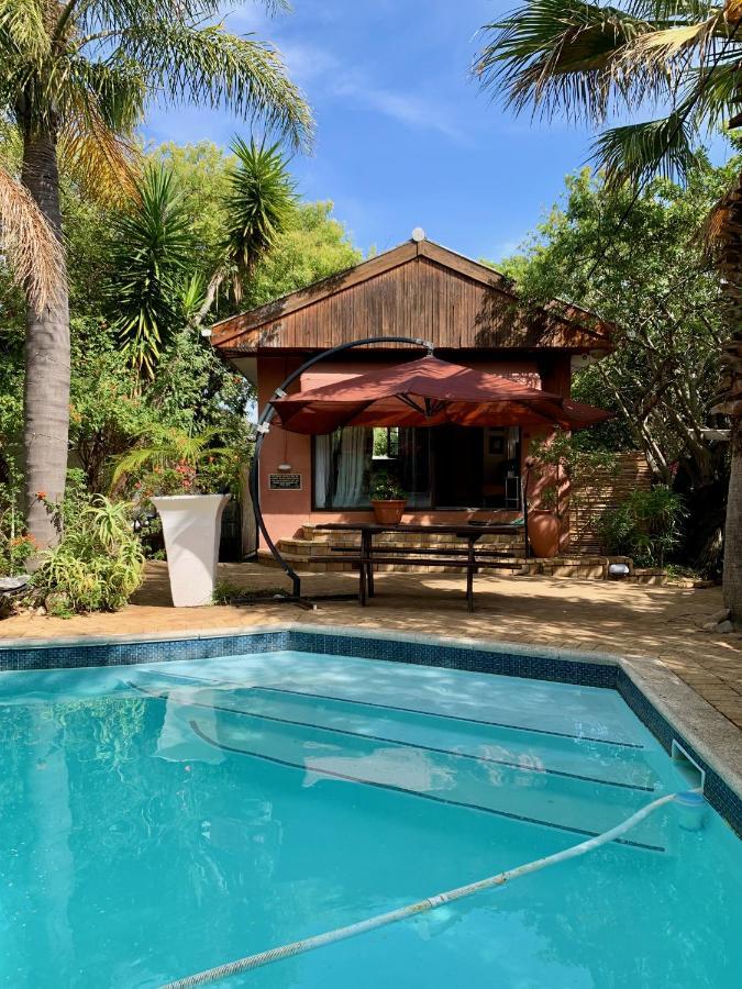 סטלנבוש The Little Hideaway Guesthouse מראה חיצוני תמונה