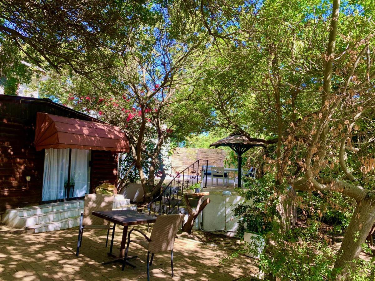 סטלנבוש The Little Hideaway Guesthouse מראה חיצוני תמונה