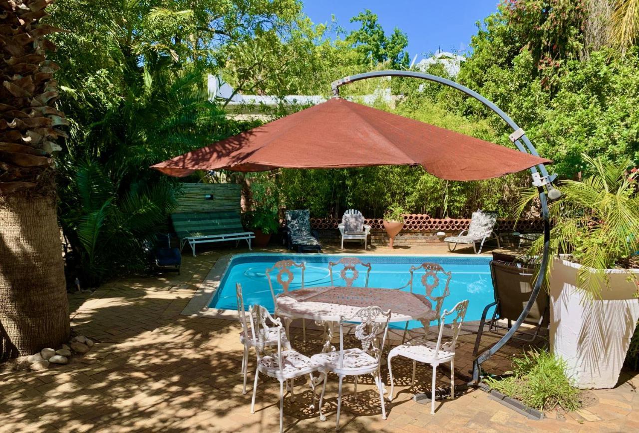 סטלנבוש The Little Hideaway Guesthouse מראה חיצוני תמונה